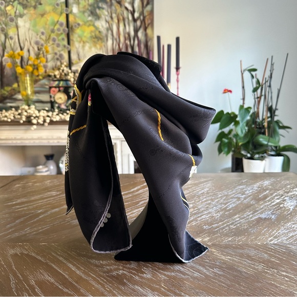 Authentic Cartier Scarf - Picture 4 of 8